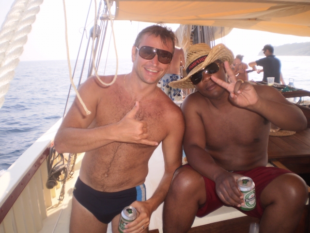  Friends on deck 