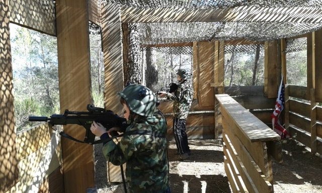  Gioco di paintball per gli addii 