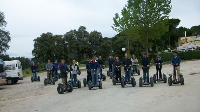  Large group of farewell on segway 