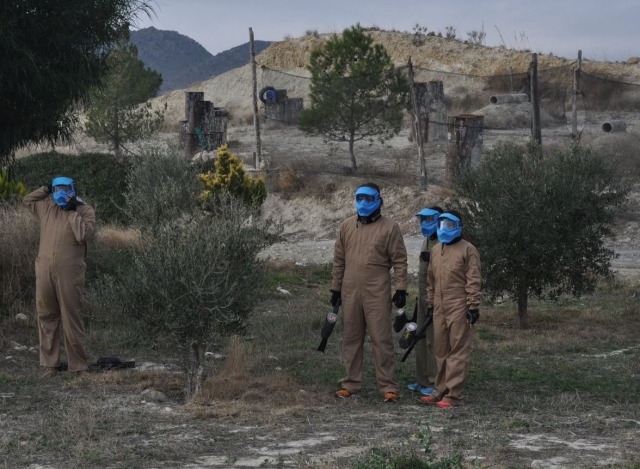  Giocatori con maschera blu