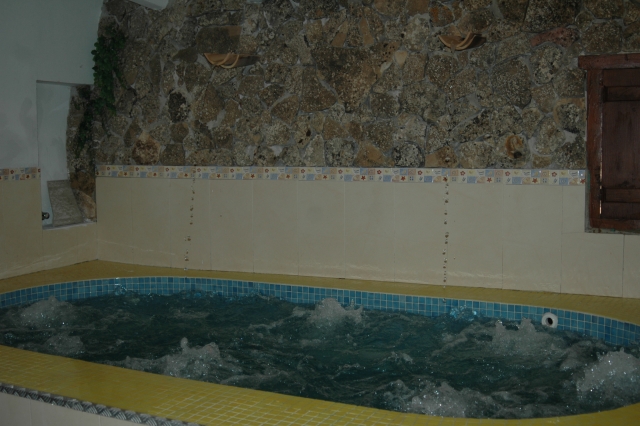  Jacuzzi 