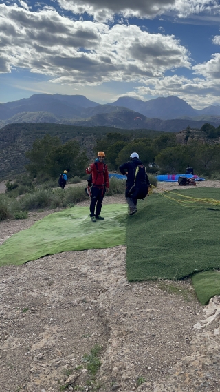 res_o-64204-parapente_de_sonia-inclan-pascual_17449706041657.jpeg