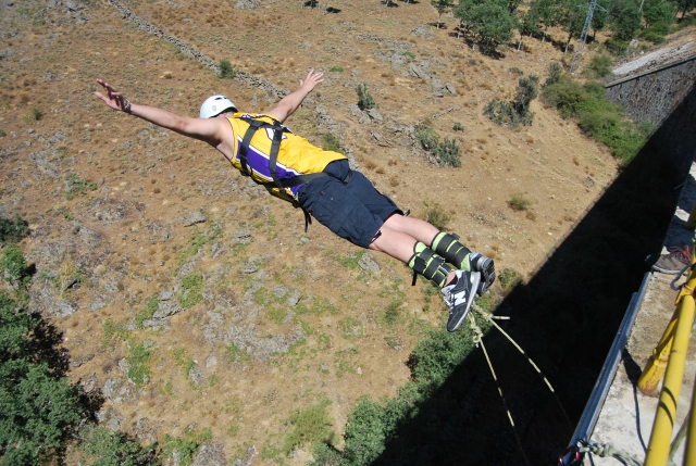 High Jumping de cabeza con agarre a los tobillos en Buitrago