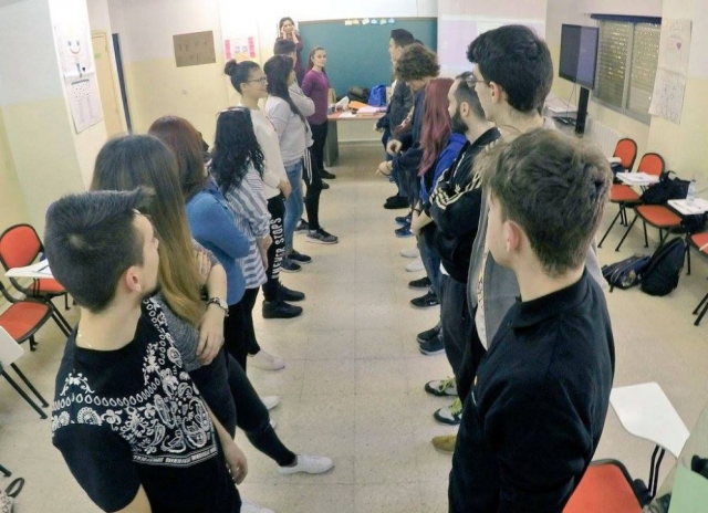 En dos filas en clase