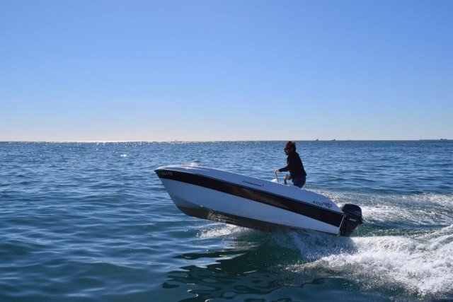 Barco a motor en Barcelona