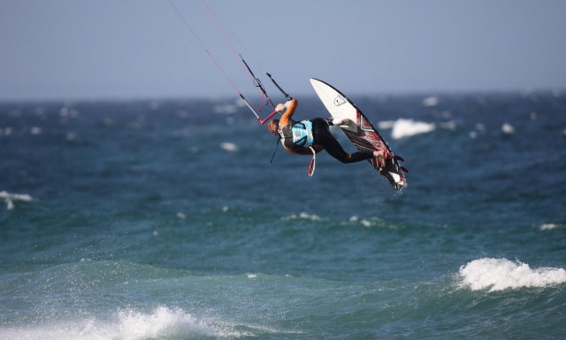 Con el kitesurf volarás.