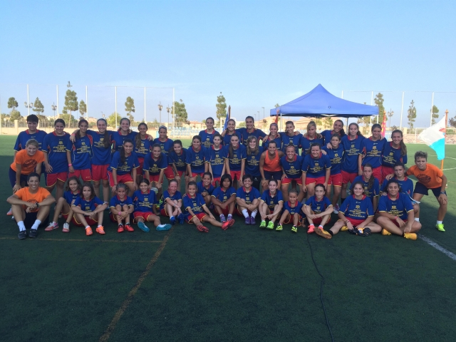 e-19675920-jugadores-sentados-en-la-pista14955487723824.jpg