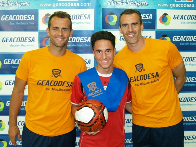 e-19675920-posando-con-el-balon1495548786344.jpg