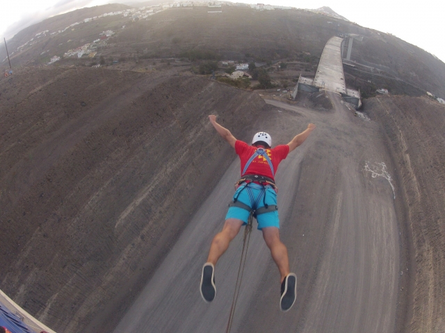  Sauter avec une posture de superman 