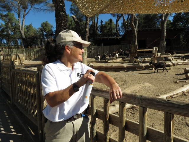  Keepers at the Madrid zoo 