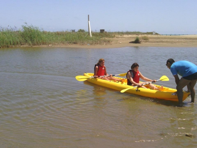 Partiendo con el kayak de la orilla