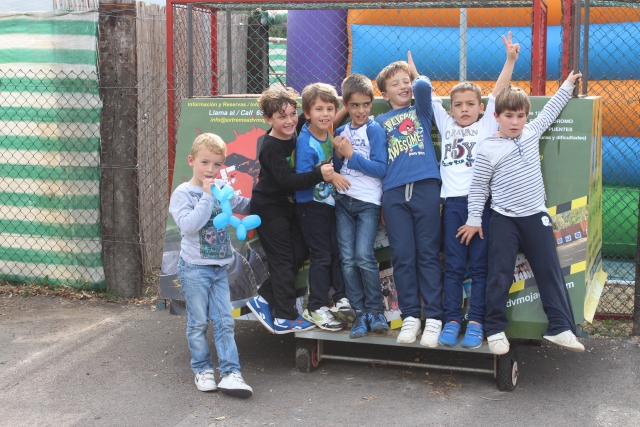 Kids in a group 