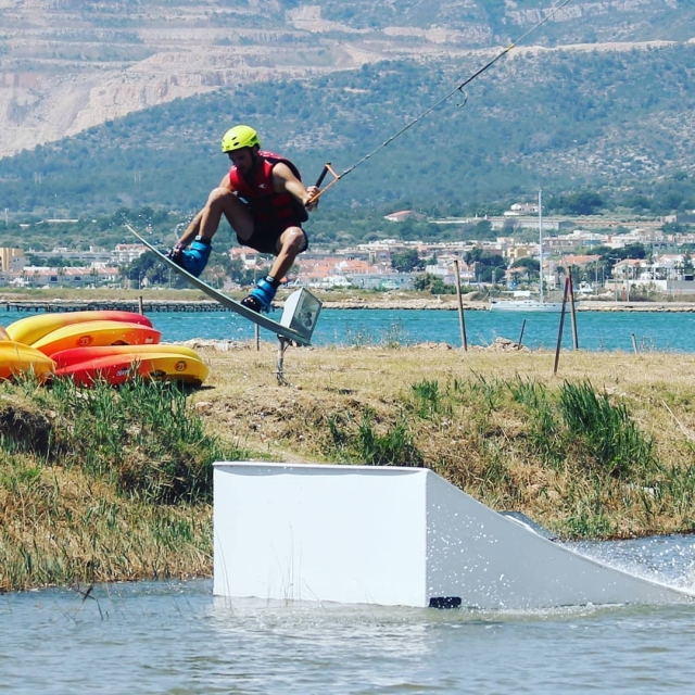 Saltos con wakeboard