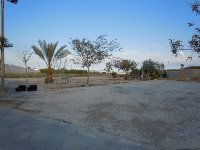 Aparcamiento de la finca