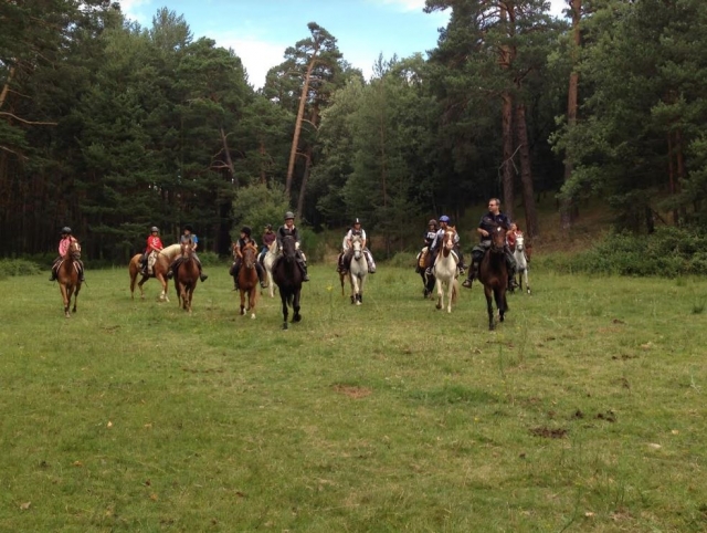 Cabalgando por el campo