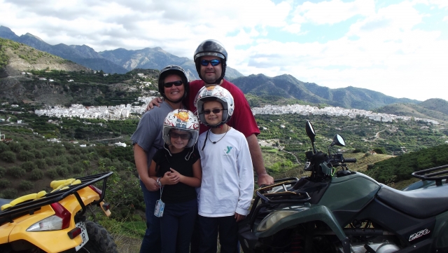 ruta en cuatrimoto en familia