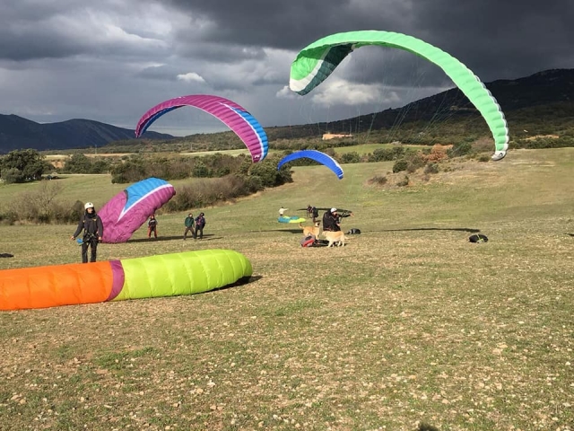  Preparing the paraglider for flight 