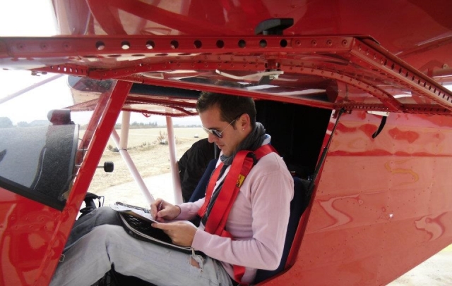 e-19689726-en-la-cabina-de-la-aeronave15719135456469.jpg