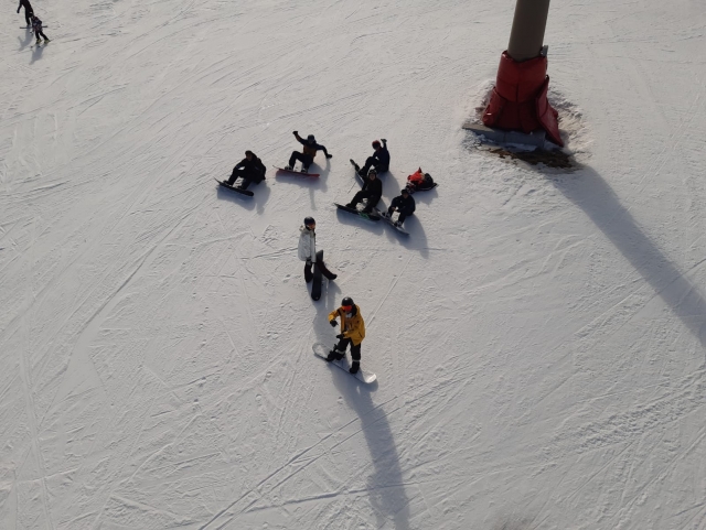  Insegnante con studenti in Sierra Nevada 