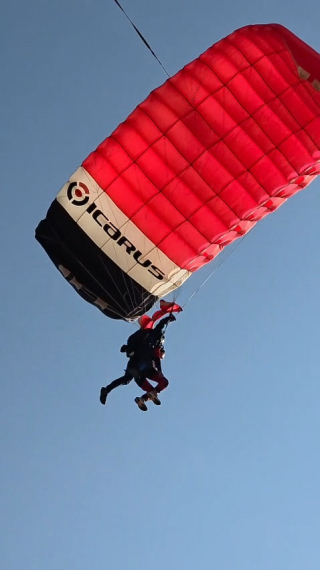 Opinión de Enara sobre Salto tándem en paracaídas a 4200m en Requena