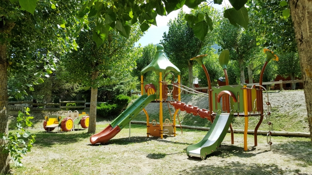 e-19691049-parque-infantil-aig-estortes-camping-resort15904068266651.jpg