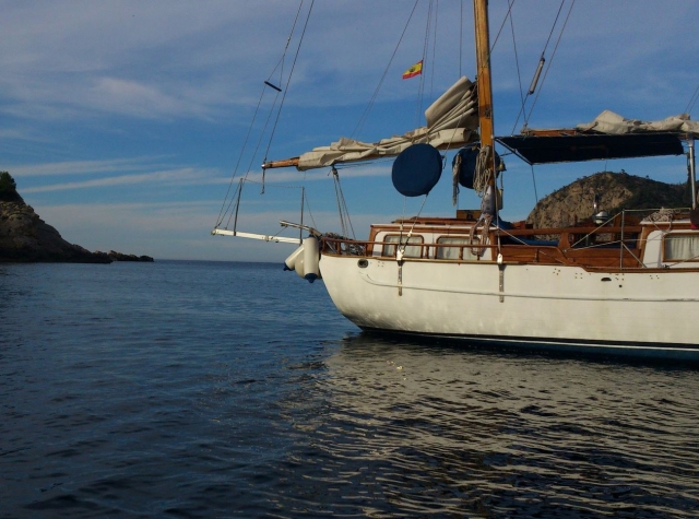 Barco hacia puerto San Miguel