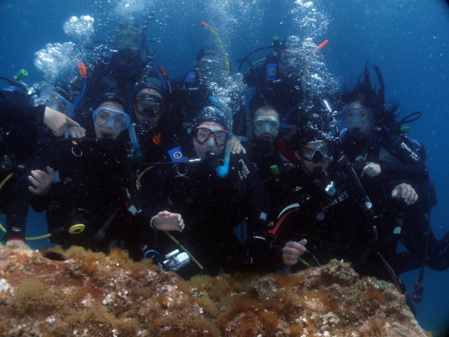  Foto di gruppo sotto il mare 