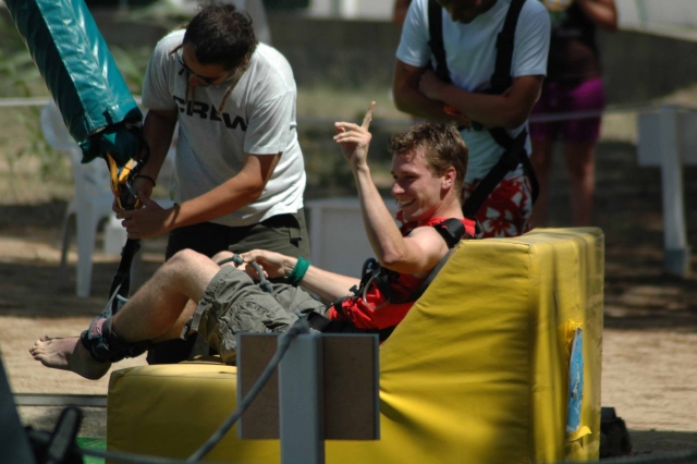 équipe de saut à l'élastique 