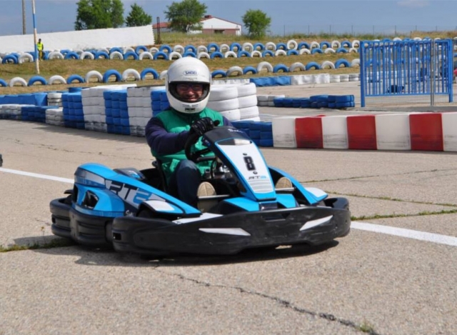 e-19692690-sonriendo-al-volante14843085486715.jpg