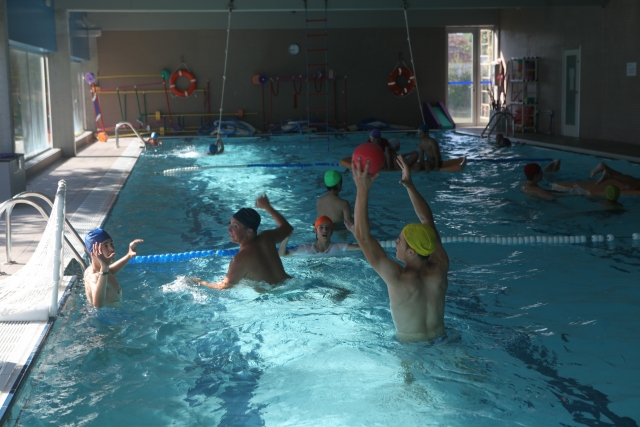 Water-polo en piscina cubierta