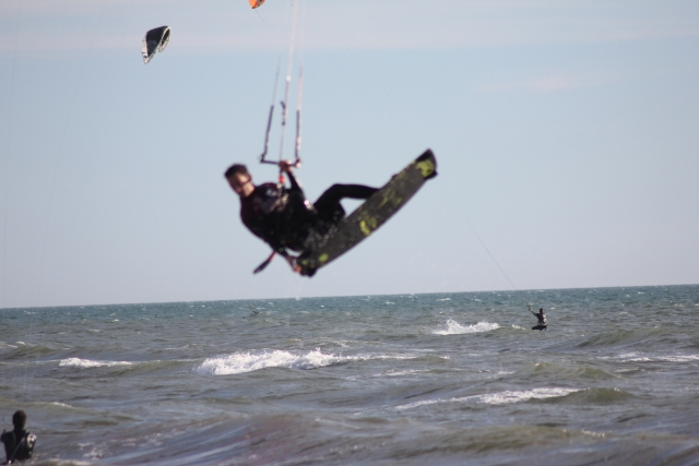 cogiendo olas kite