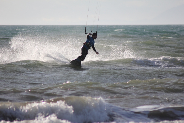 surfeando paracadidas