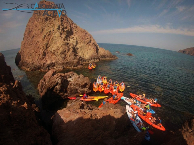 Aparcados en las rocas