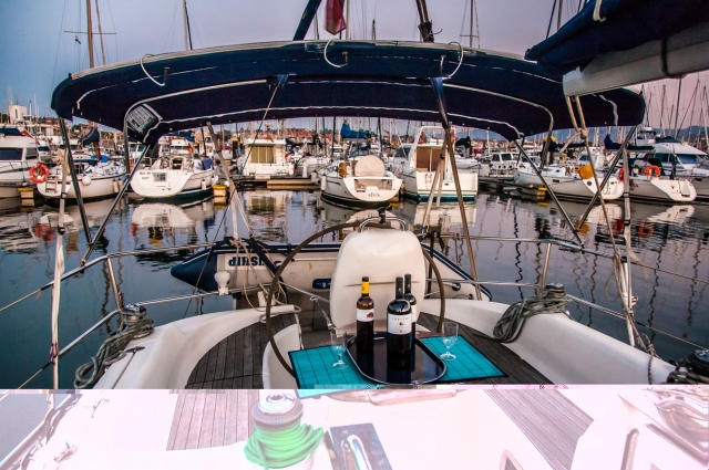 mg-4280sailingwine-paseos-en-barco.jpg
