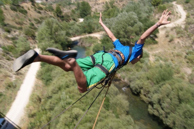  Saut à l'élastique 