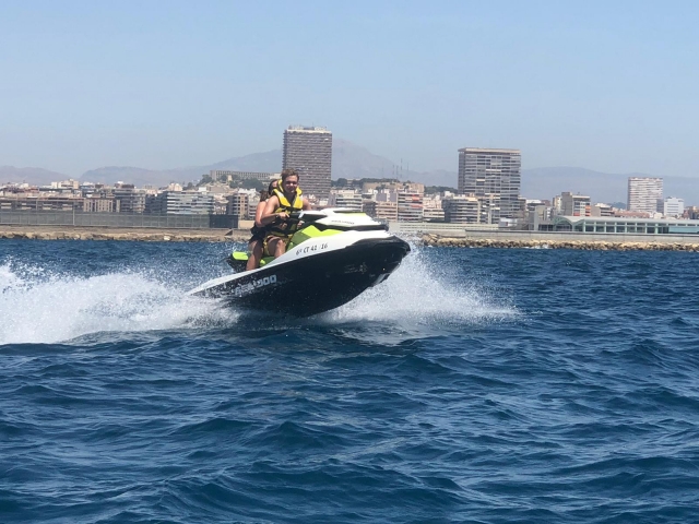 Excursión en motos de agua para parejas Alicante