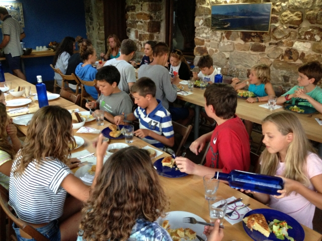 Almorzando