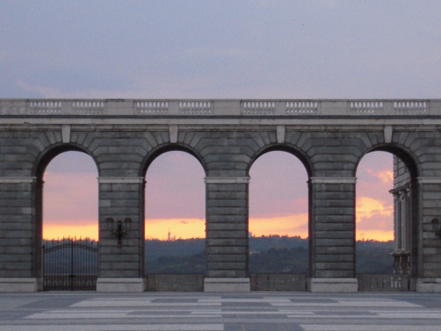  Sunset in the Plaza de la Armería. Royal Palace of Madrid 