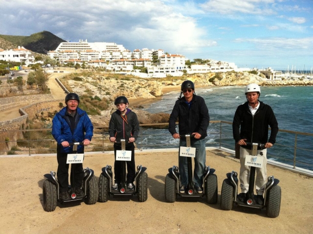 Recorriendo el paseo marítimo en segway