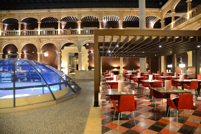 Cafetería Patio Porticado
