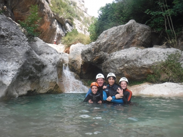  Canyoning family 