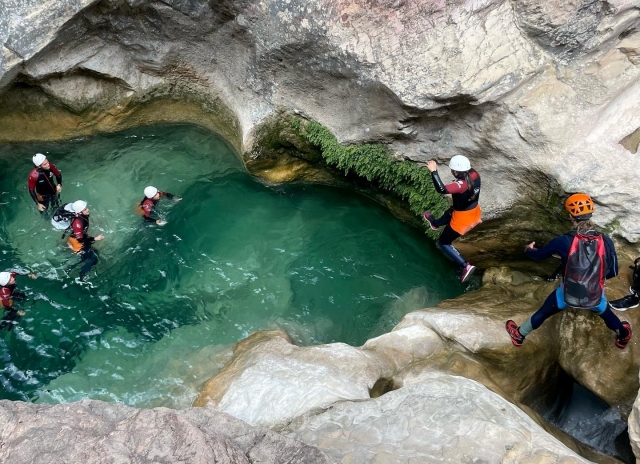 Rock and water canyoning initiation 
