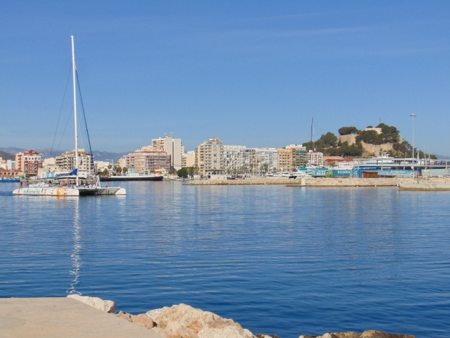 Fiesta en catamarán por la playa de Málaga