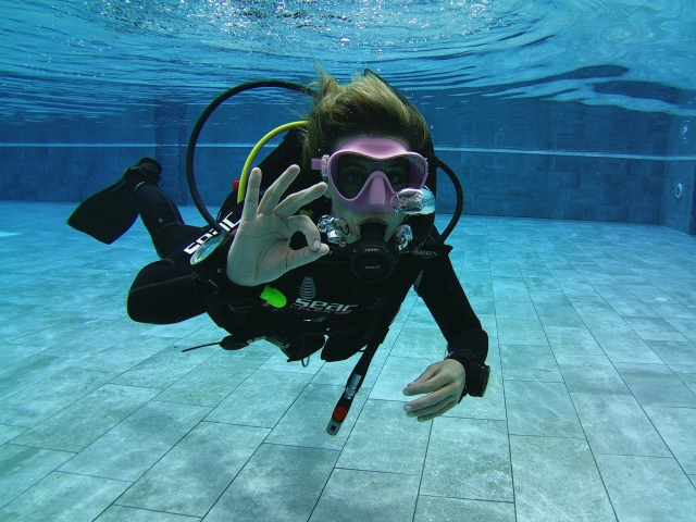 Baptism of diving in a pool 
