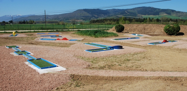 Disfruta en nuestro minigolf