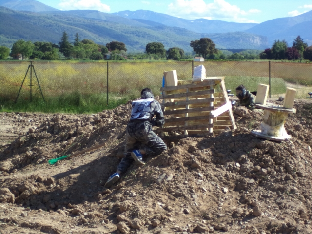 Trincheras en el campo de paintball