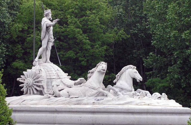 At the fountain Neptune 