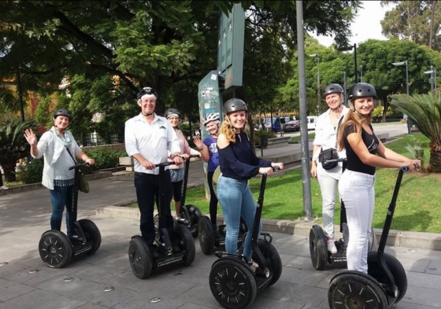En segway por el parque sevillano