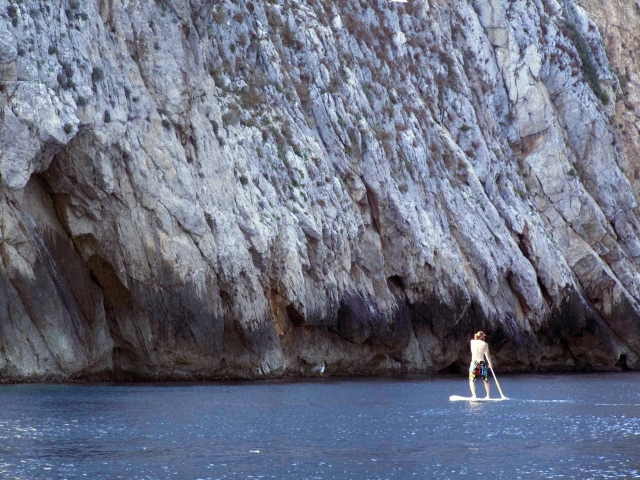  Surf in solitaria con la pagaia 