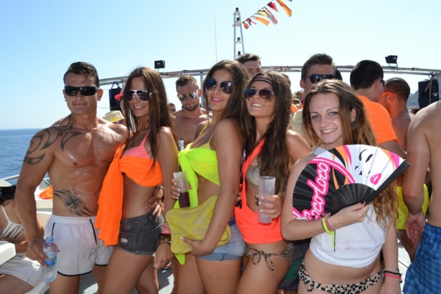 fiesta-en-el-barco.jpg